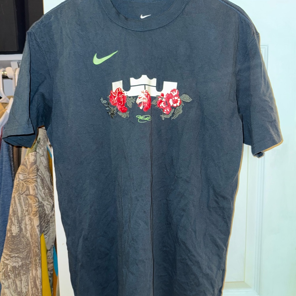 Nike Men's Dark Gray Floral Graphic Tee
